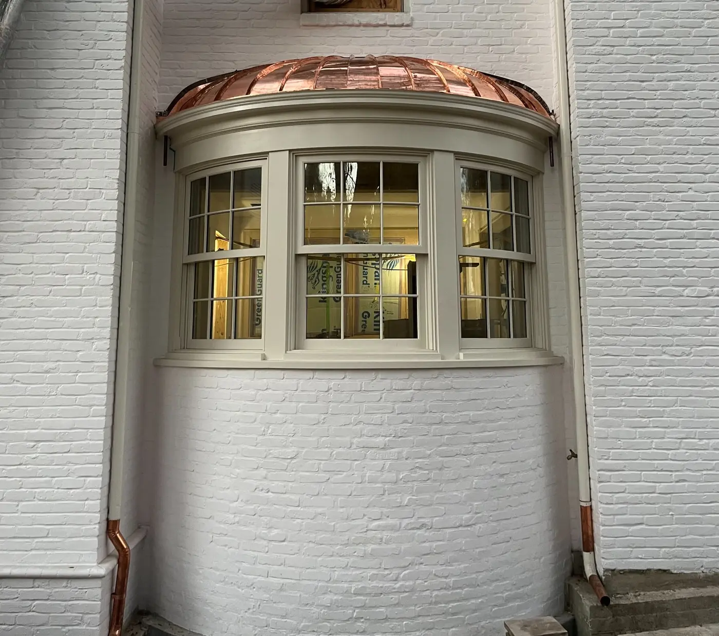 Curved Copper Bay